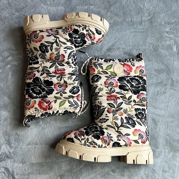 🎉HOST PICK🎉Farm Rio Floral Lug Sole Tall Shaft Boot Size EU40 US9 - Picture 7 of 14